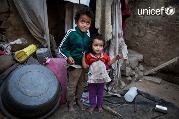 UNICEF: Każdego dnia w Jemenie 6 dzieci jest zabijanych lub rannych Dziecko, LIFESTYLE - Brutalny konflikt i szybko pogarszająca się sytuacja humanitarna w Jemenie rujnują życie milionów dzieci w tym kraju.