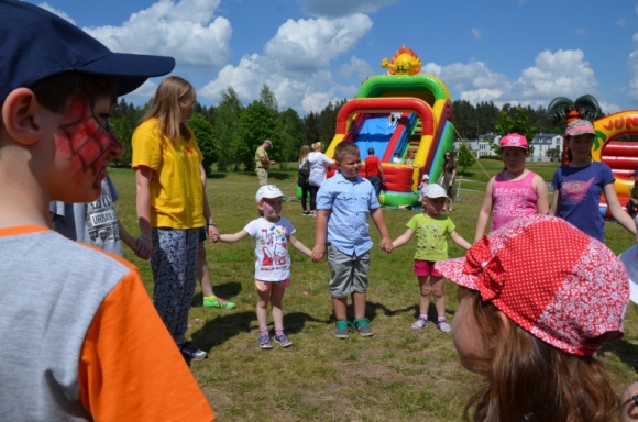 Dzień Rodziny w Lipowym Moście Dziecko, LIFESTYLE - Dzień Matki, Dziecka i Ojca – te trzy piękne święta przypadają na przestrzeni zaledwie kilkunastu dni.