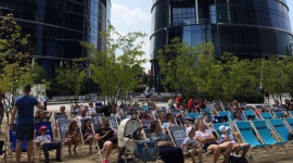 Kino dla dzieci na placu Europejskim: „Ostatni smok świata” Dziecko, LIFESTYLE - Już w najbliższy sobotni poranek przestrzeń u stóp Warsaw Spire zamieni się w plenerowe kino dla dzieci. O godzinie 11:00 na placu Europejskim rozpocznie się pokaz pierwszej pełnometrażowej ukraińskiej animacji 3D pt. „Ostatni smok świata”.