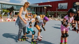 Cyrkowe zabawy w Porcie Łódź Dziecko, LIFESTYLE - Mini szczudła, żonglowanie i inne cyrkowe konkurencje – takie atrakcje zaplanowali na najbliższy weekend (26 – 27 sierpnia) animatorzy w Porcie Łódź Junior. Dodatkowo na Patio Centrum wszyscy chętni będą mogli zrobić sobie wakacyjny tatuaż.