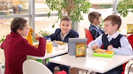 Najlepsze przekąski dla Twojego dziecka Dziecko, LIFESTYLE - Zadbaj o nawyki żywieniowe swojego dziecka i pakuj mu do plecaka tylko dobre przekąski.