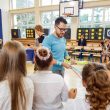 Odblaskowi uczą, jak być widocznym na drodze