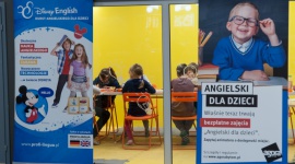 Wesoła nauka angielskiego. Bezpłatne lekcje w Bytomiu Dziecko, LIFESTYLE - Do you speak English? Pierwsi mali uczestnicy zajęć z języka angielskiego w Agorze Bytom mogą już odpowiedzieć „Yes, I do”. Popularny cykl „Angielski dla dzieci. Odkrycia i wynalazki” trwa jeszcze do końca lutego. Udział w nim jest bezpłatny.