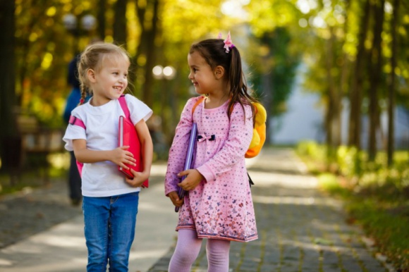 Co kupisz za wyprawkę 300PLUS ? Dziecko, LIFESTYLE - Ołówki, długopisy, kredki, zeszyty... Co kupisz za wyprawkę 300PLUS dla Twojego dziecka? Podpowiadamy: postaw na zakupy w internecie od polskich producentów