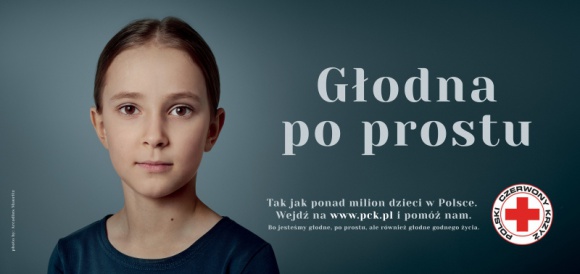 #głodni pomagania – PCK opowiada o kampanii dotyczącej niedożywienia dzieci Dziecko, LIFESTYLE - Od pierwszych dni października bilbordy, profile w mediach społecznościowych, a nawet ekrany w wagonach warszawskiego metra zapełniły wizerunki polskich gwiazd dyskutujących na temat głodu. Podczas konferencji prasowej Polskiego Czerwonego Krzyża zagadka została wyjaśniona...