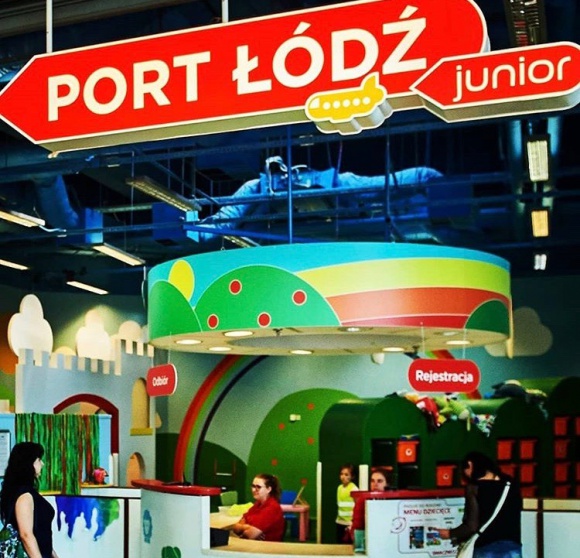 Zagraj w mega planszówki w Port Łódź Junior Dziecko, LIFESTYLE - Do niedzieli 26 maja Port Łódź Junior zaprasza najmłodszych do mega zabawy w mega wielkie planszówki. Natomiast już od najbliższego poniedziałku (27 maja) przez cały tydzień w „Juniorze” odbywać będą się pokazy baniek mydlanych.