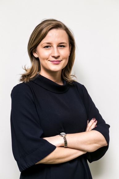 Na co zwrócić uwagę przy wyborze niani? Dziecko, LIFESTYLE - Wakacje to czas, gdy wiele żłobków i przedszkoli nie działa. Jedną z alternatyw dla rodziców jest zatrudnienie niani. Monika Perkowska, ekspert Niania.pl, psycholog i terapeuta dzieci i młodzieży, podpowiada, na co zwrócić uwagę przy wyborze niani.