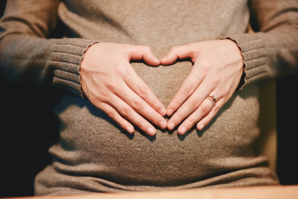 Przyszła mamo, czy wybrałaś już swoją położną? Dziecko, LIFESTYLE - Nie każda kobieta przygotowująca się do porodu wie, że może skorzystać również z opieki położnej od początku do końca trwania ciąży. Na czym zatem polega taka opieka?